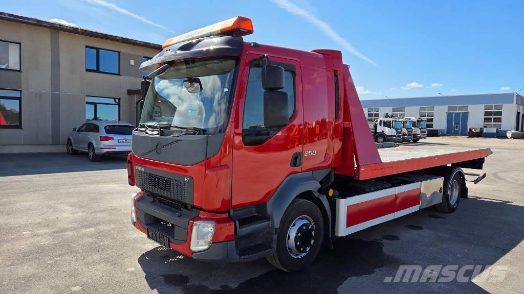 Volvo FL 250 4X2 Kamioni sa ravan platformom / vitlom