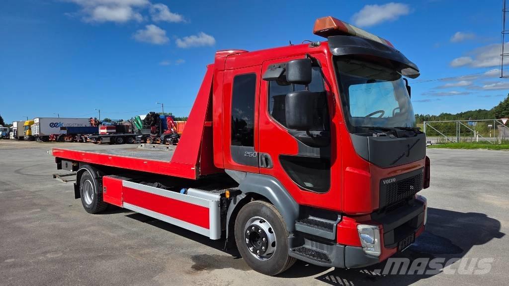 Volvo FL 250 4X2 Kamioni sa ravan platformom / vitlom