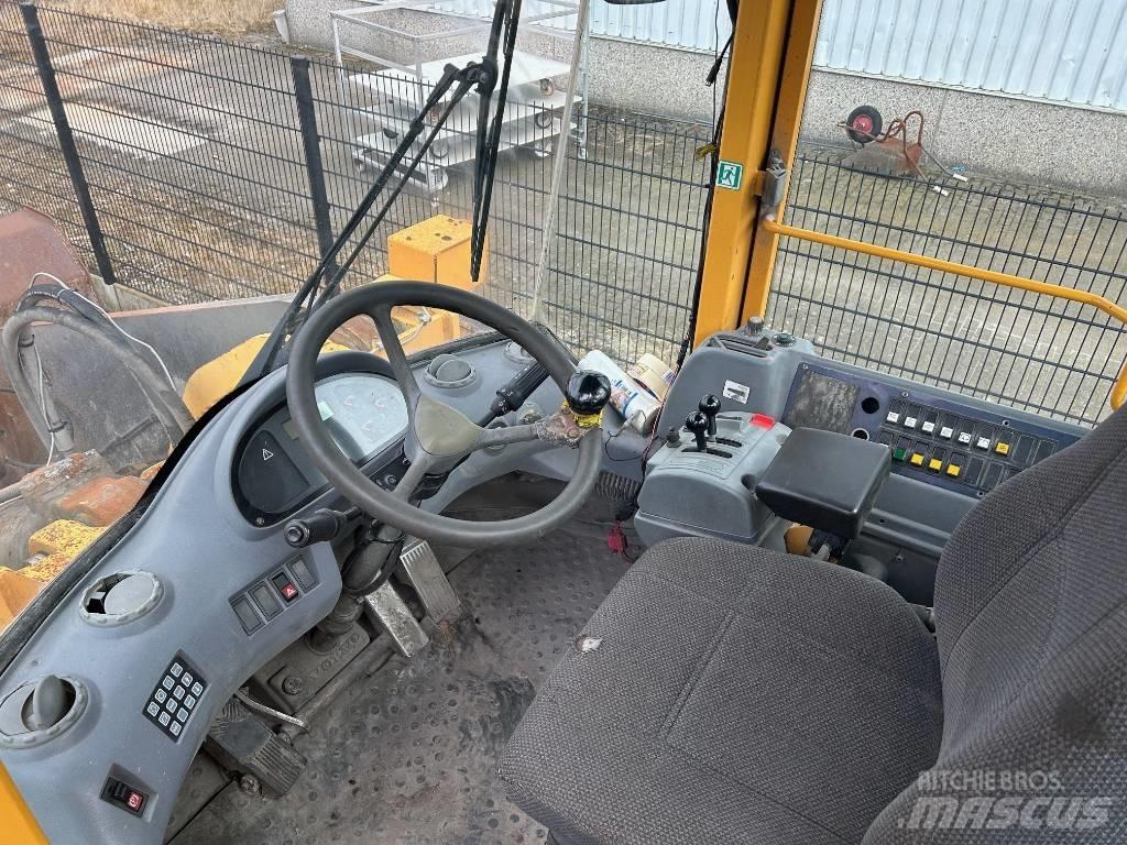 Volvo L 220 E Utovarivači na točkove