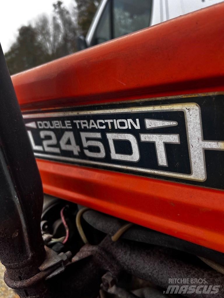 Kubota L 245 Manji traktori