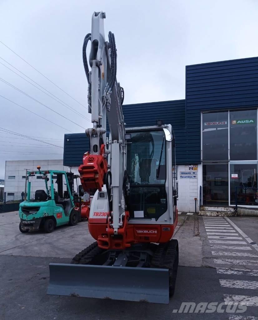 Takeuchi TB 230 Mini bageri < 7t