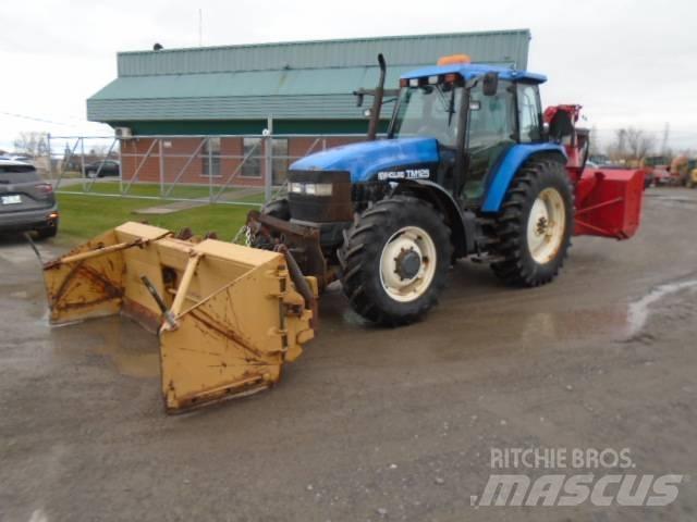 New Holland TM 125 Traktori