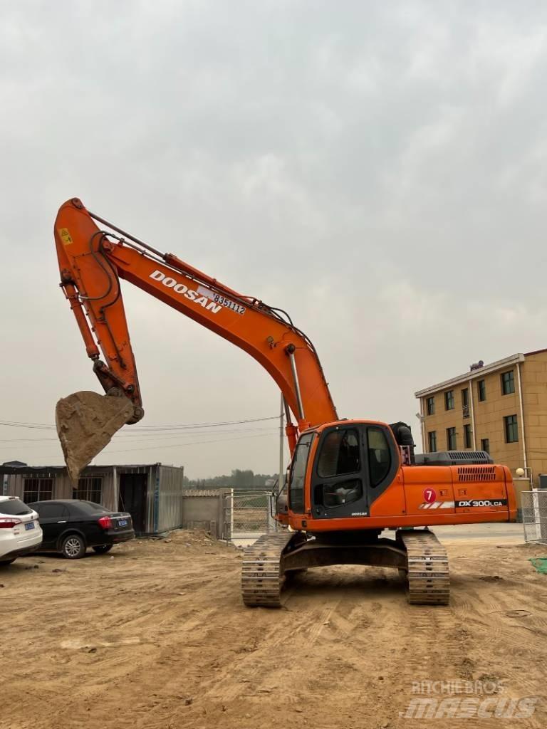 Doosan DX300LCA Bageri guseničari
