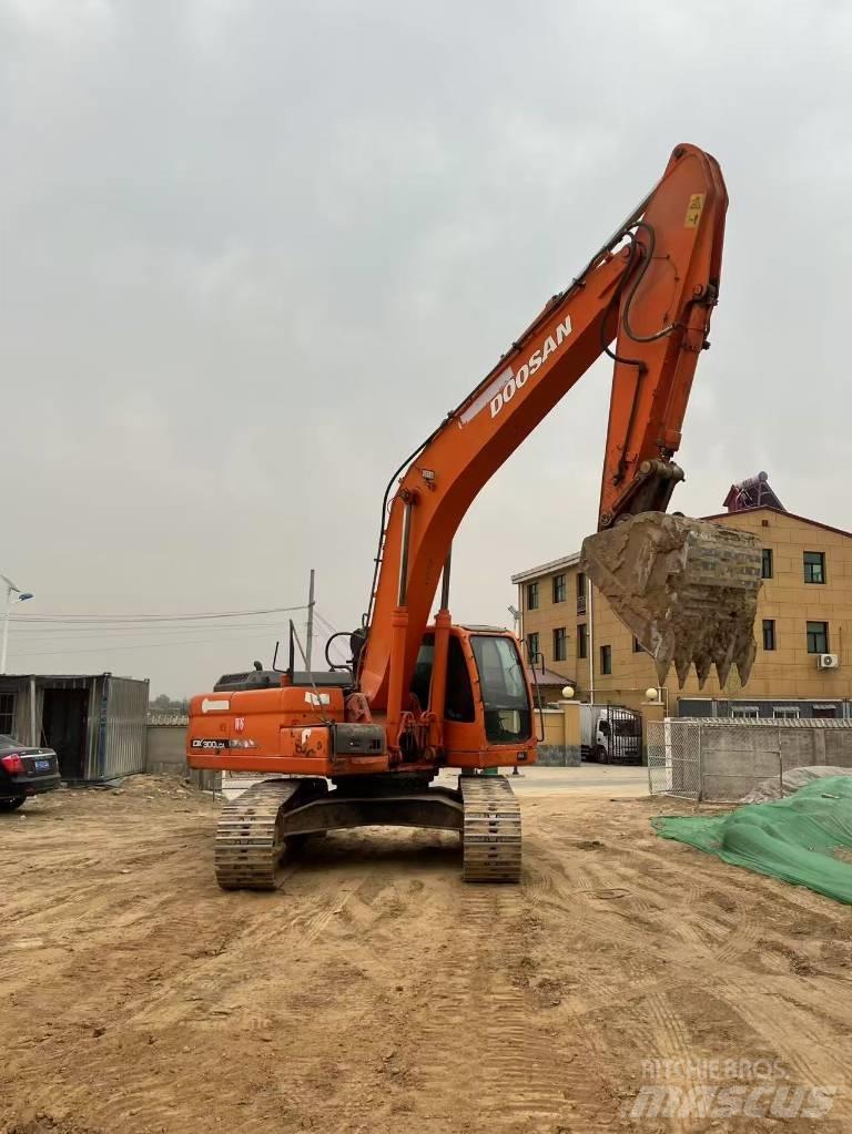 Doosan DX300LCA Bageri guseničari