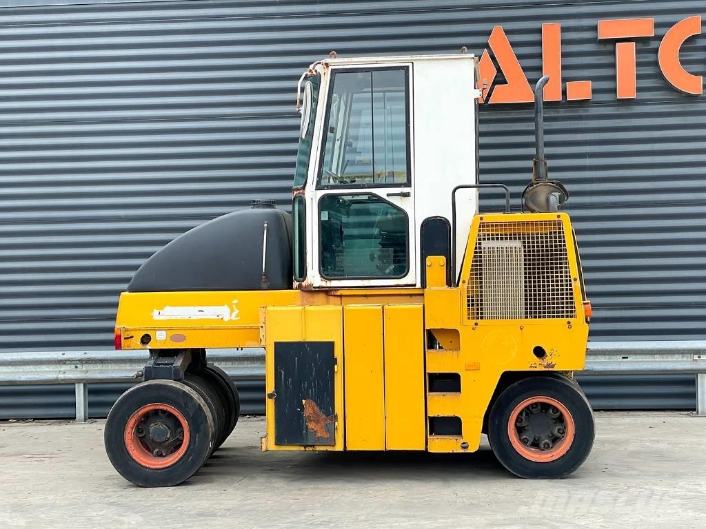 Dynapac CP 142 Gumeni valjci na točkovima