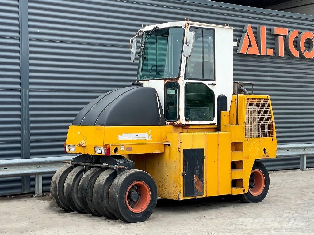 Dynapac CP 142 Gumeni valjci na točkovima