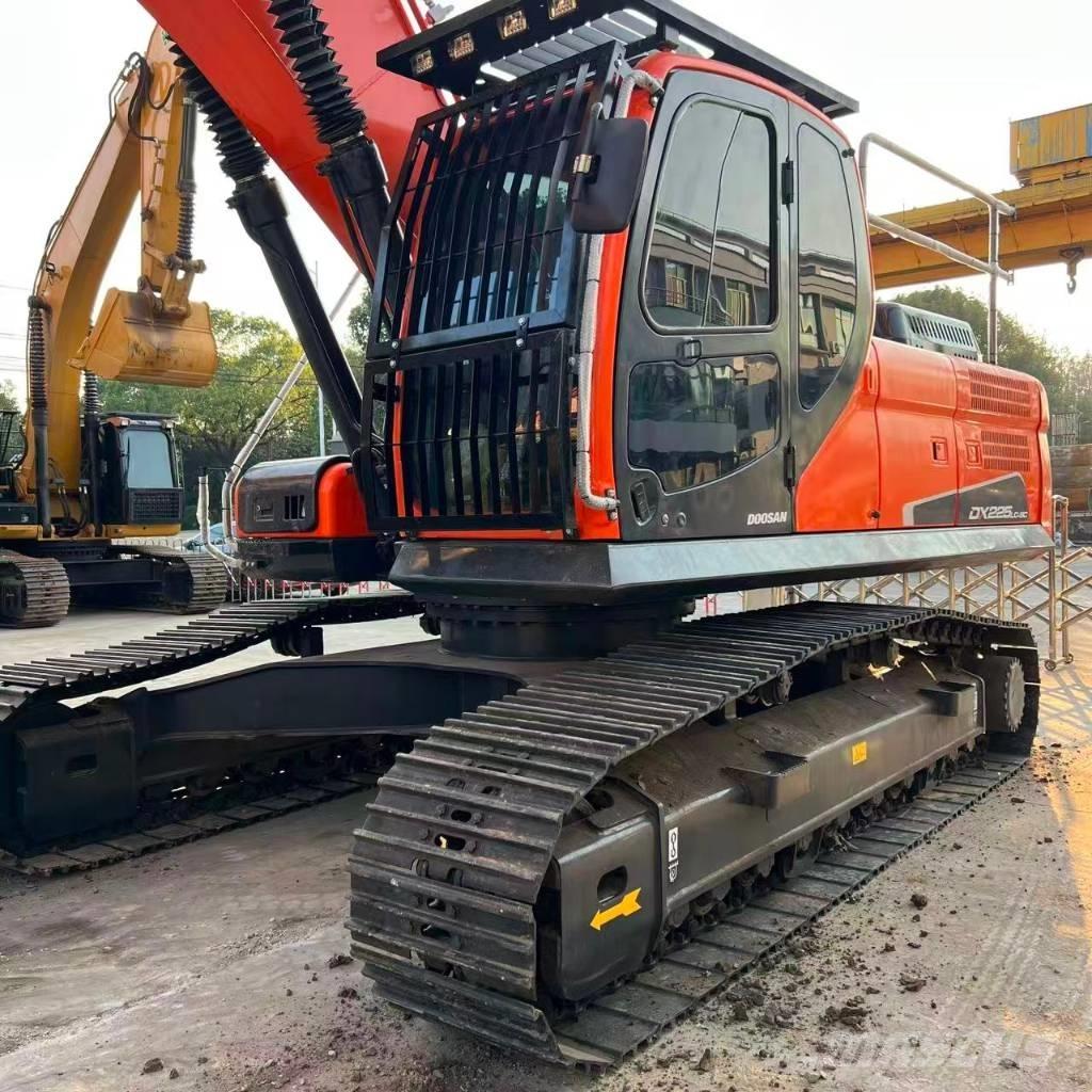 Doosan DX225LC-9C Bageri guseničari