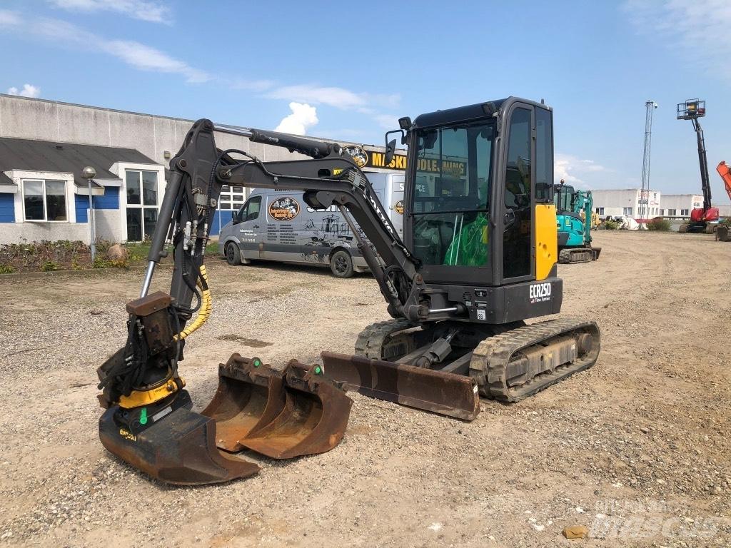 Volvo ECR 25 D Mini bageri < 7t