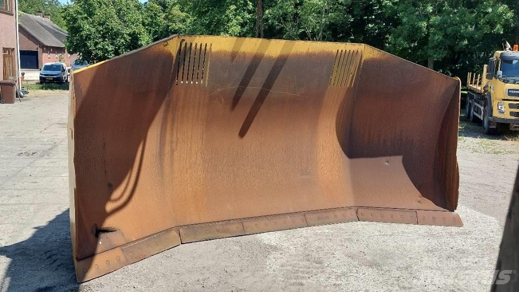CAT D9T Buldožeri guseničari