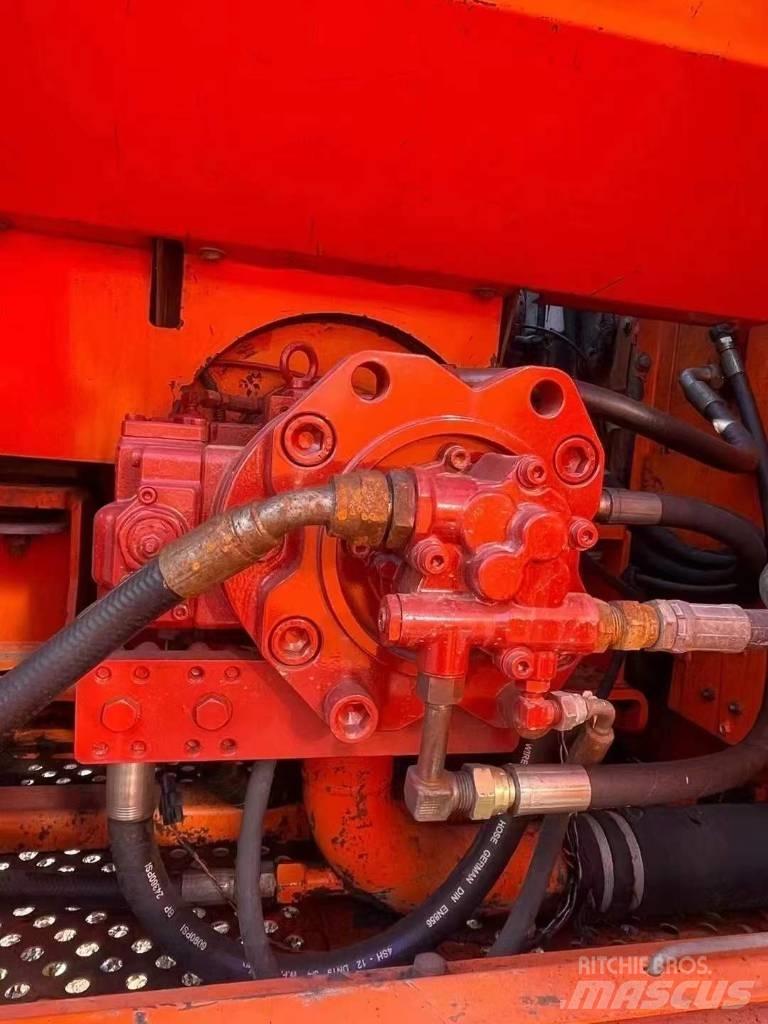 Doosan DH 300 LC-7 Bageri guseničari
