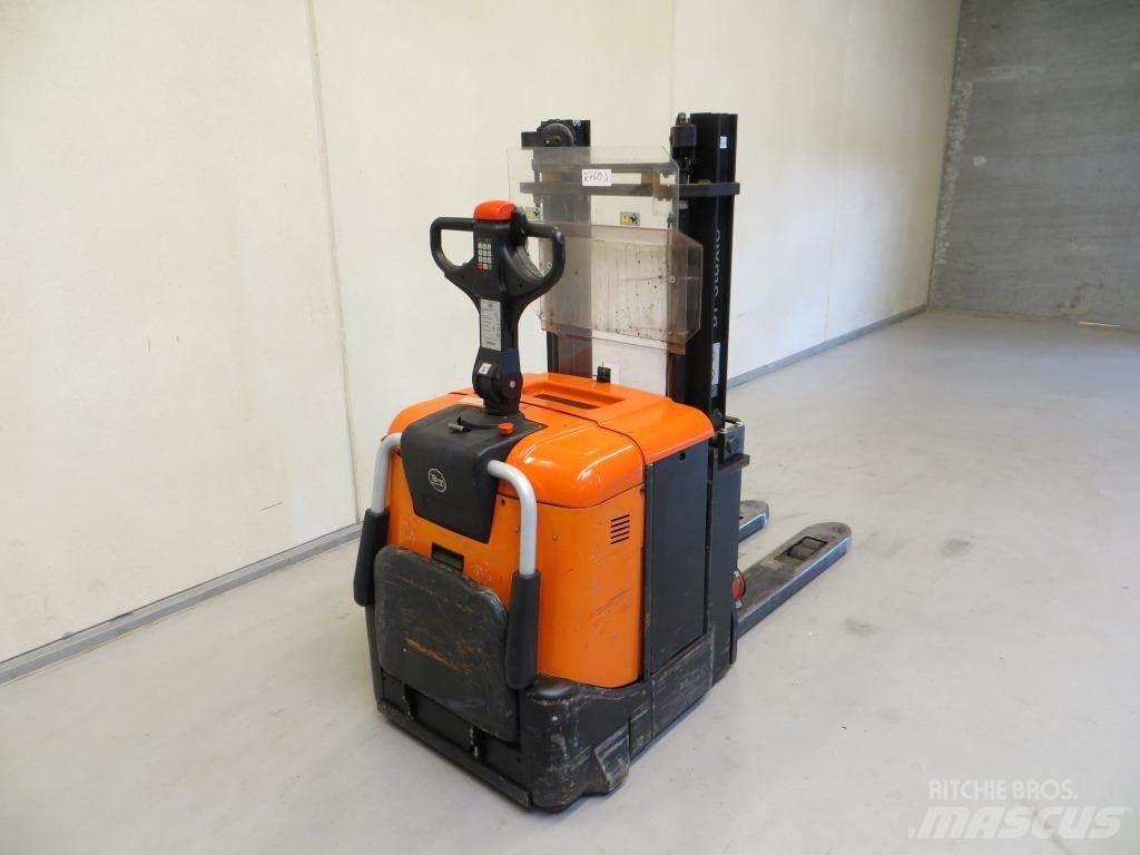 BT SPE125 Samopogonski ručni viljuškari