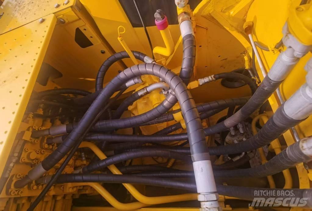 Komatsu PC 220-8 Bageri guseničari