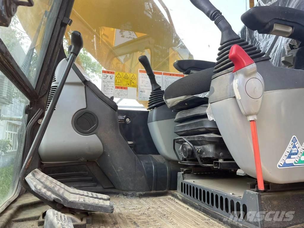 Komatsu PC 200-8 Bageri guseničari