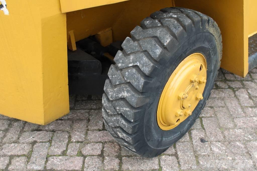 CAT V 130 Dizelski viljuškari