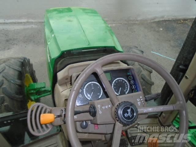 John Deere 6115 M Traktori