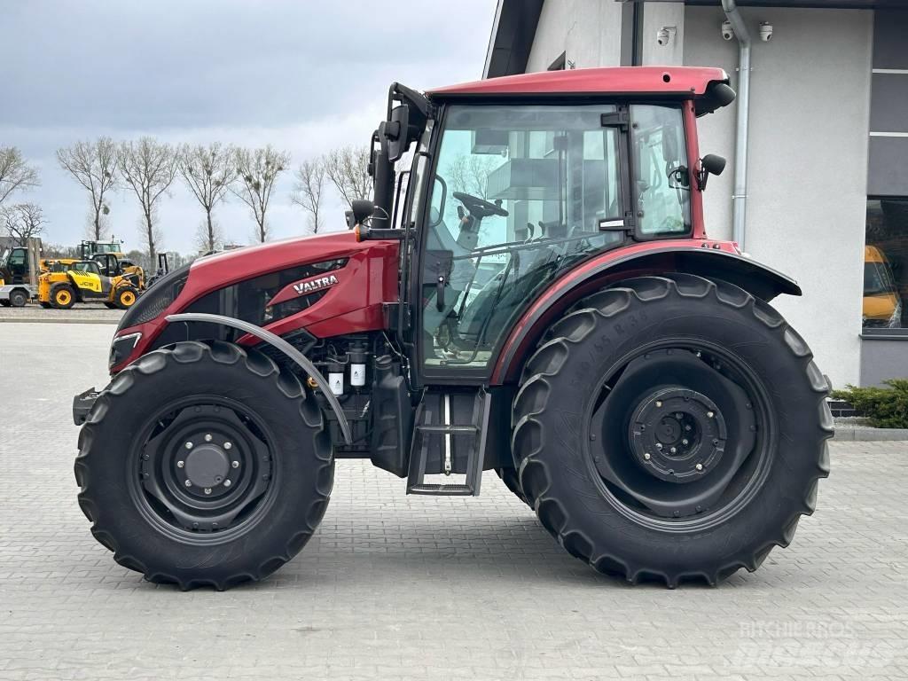Valtra A 104 Traktori