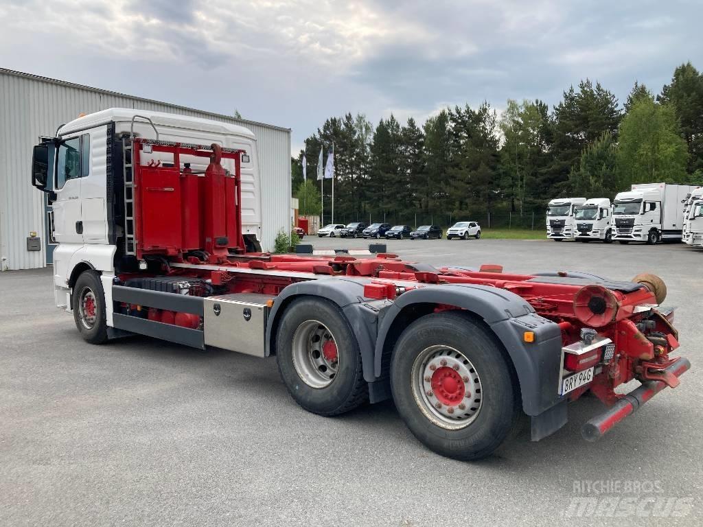 MAN TGX 26.500 6X2 Rol kiper kamioni sa kukom za podizanje tereta