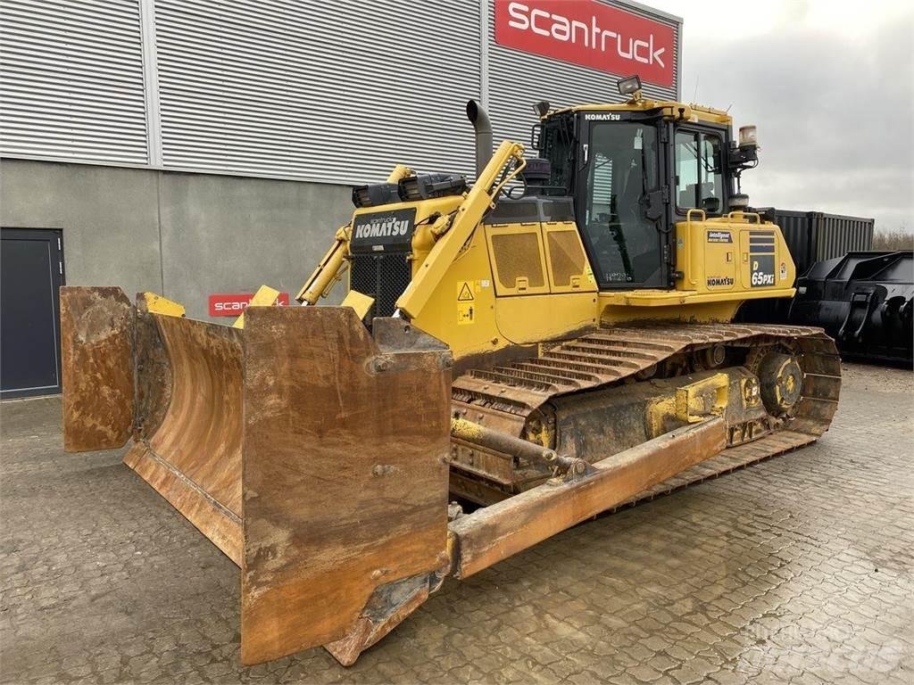 Komatsu D65PXI-18 Buldožeri guseničari
