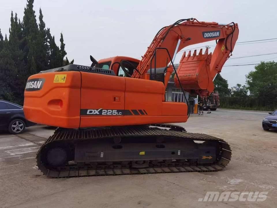 Doosan dx225 Bageri guseničari