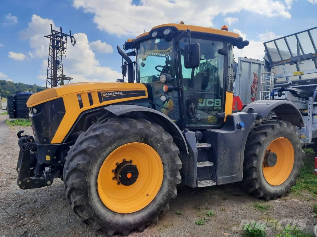 JCB Fastrac 4220 Traktori
