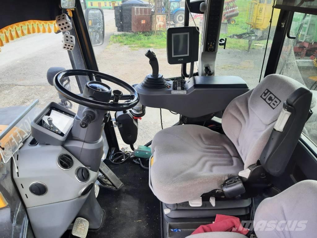 JCB Fastrac 4220 Traktori