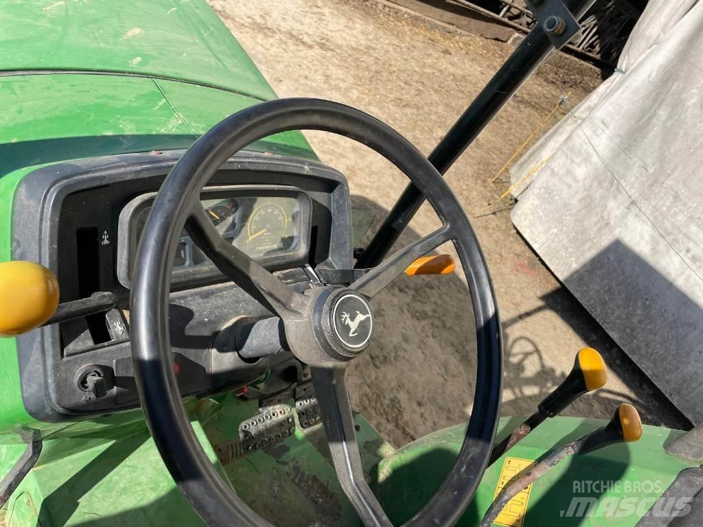 John Deere 5215 Traktori
