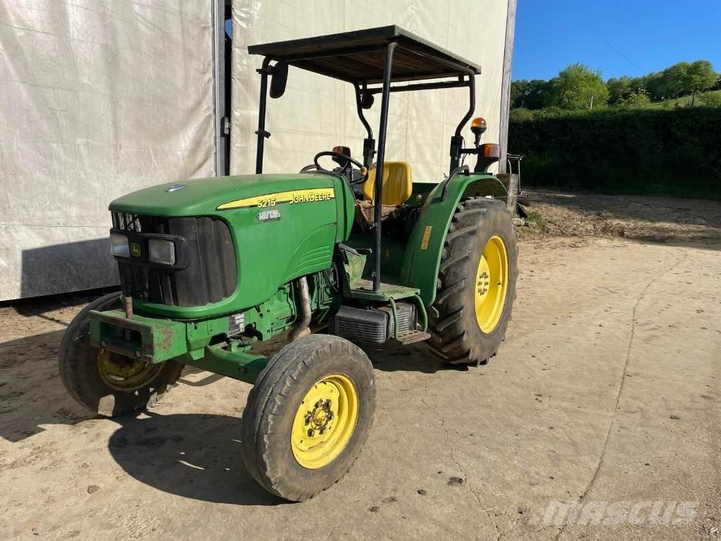 John Deere 5215 Traktori