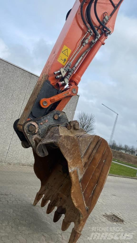 Hitachi ZX 300 LC-6 Bageri guseničari