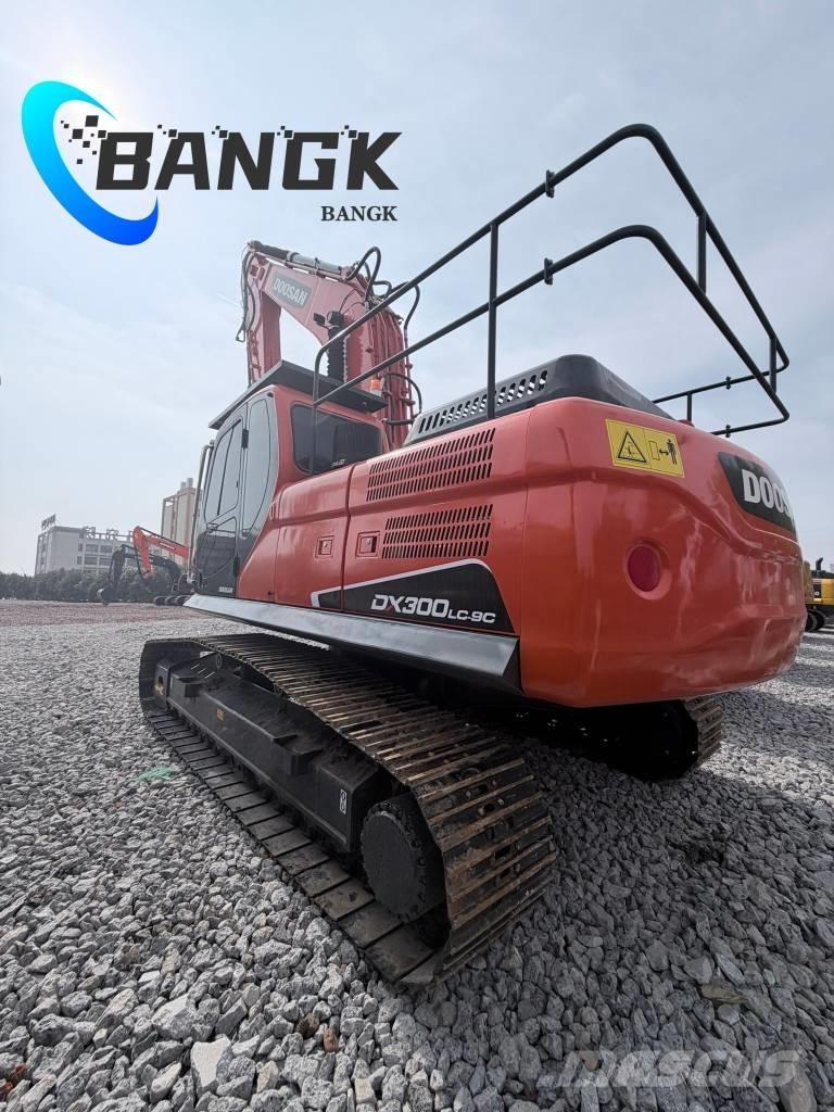 Doosan 300 Bageri guseničari