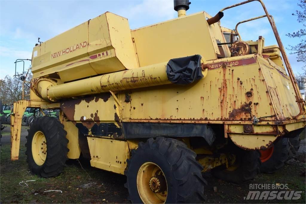 New Holland TF 44 Kombajni