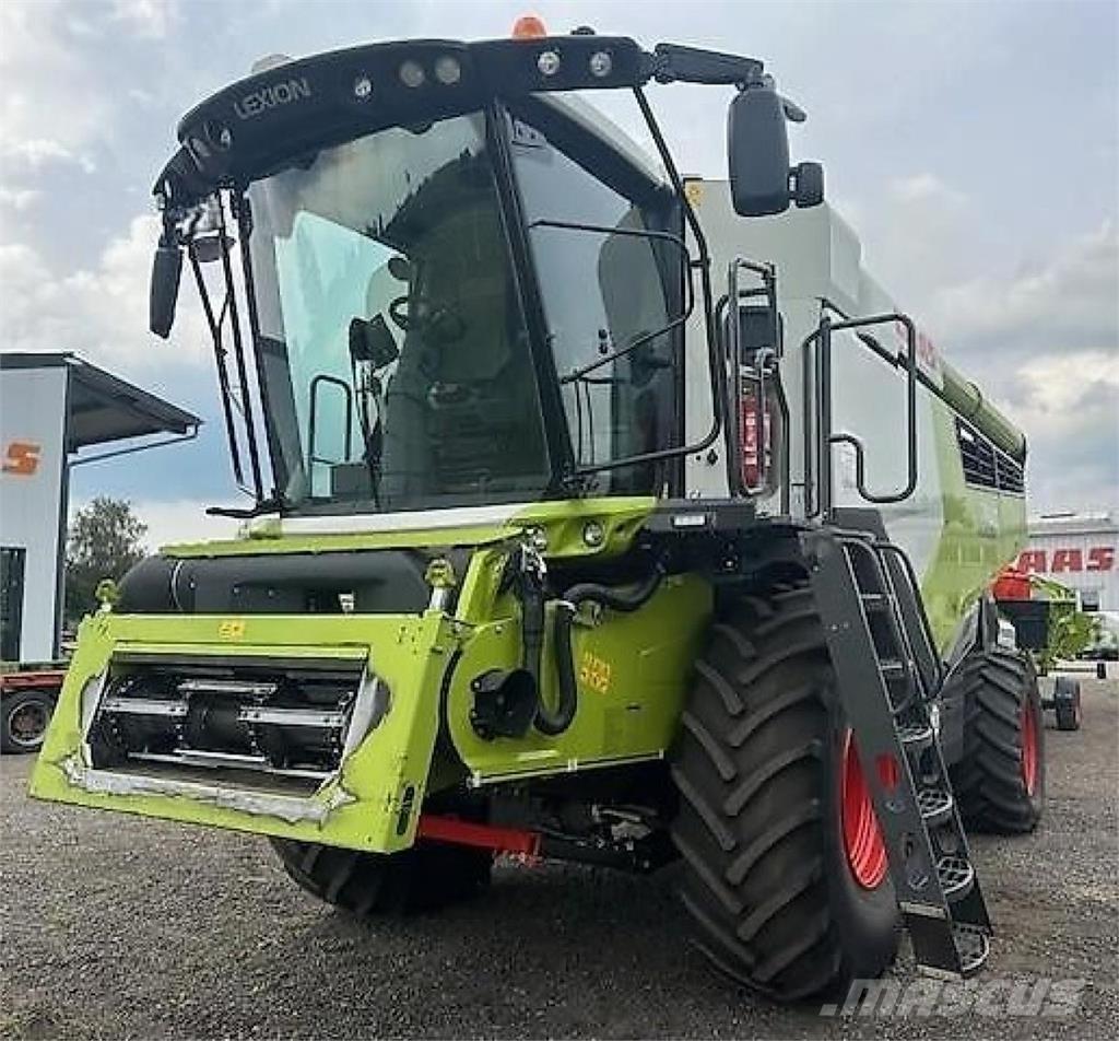 CLAAS Lexion 7400 Kombajni