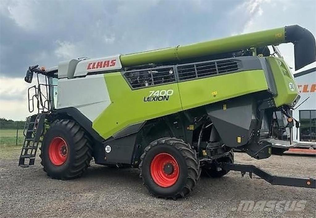 CLAAS Lexion 7400 Kombajni