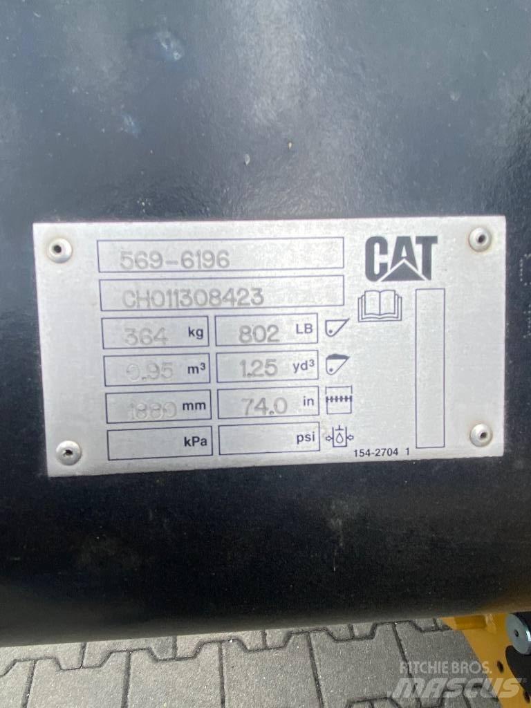 CAT 906 Utovarivači na točkove