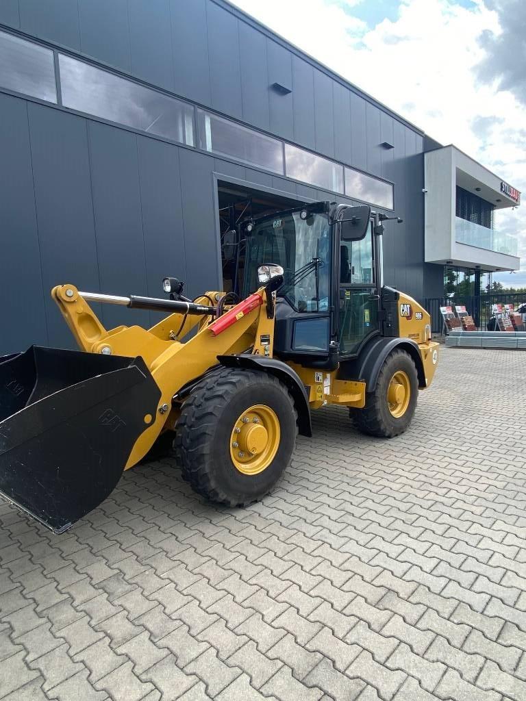 CAT 906 Utovarivači na točkove