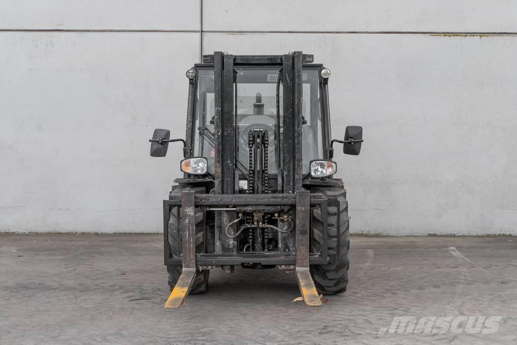 Manitou MC 30-4 Dizelski viljuškari