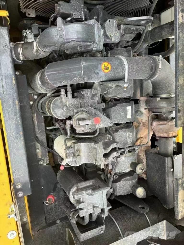 Komatsu 400-8R Bageri guseničari