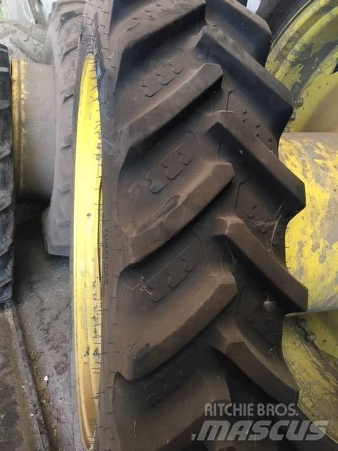 John Deere 6820 Gume, točkovi i felne