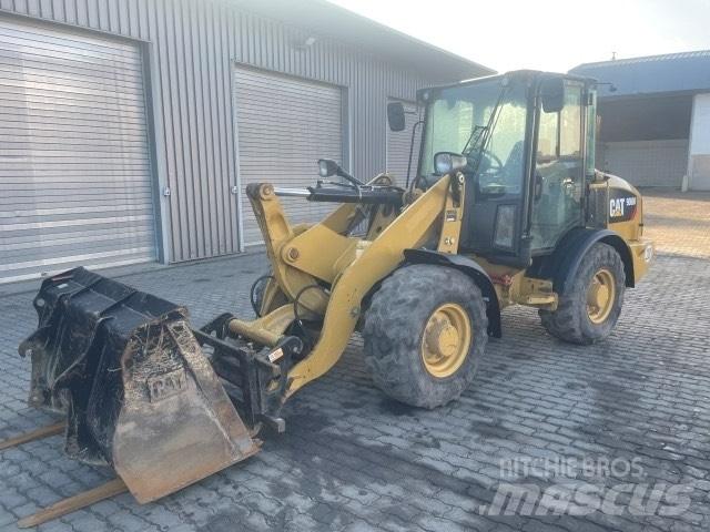 CAT 906 Utovarivači na točkove