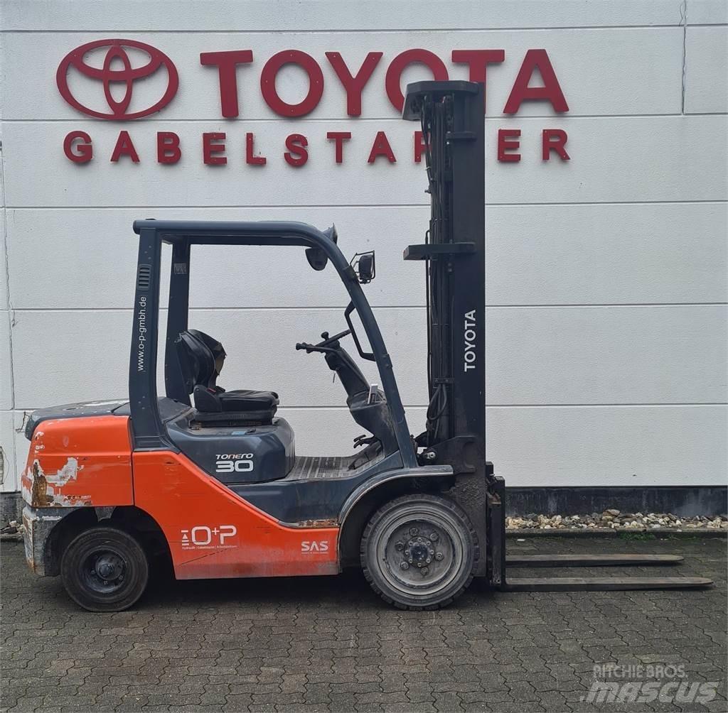 Toyota 02-8FDF30 Dizelski viljuškari
