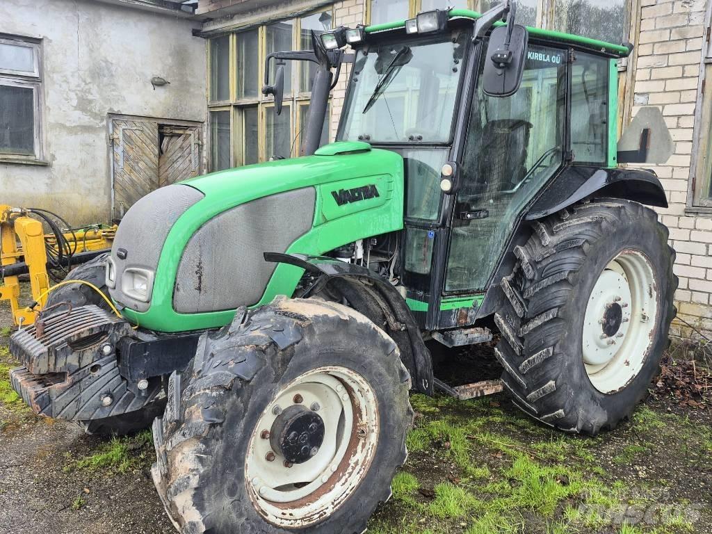 Valtra A 95 Traktori