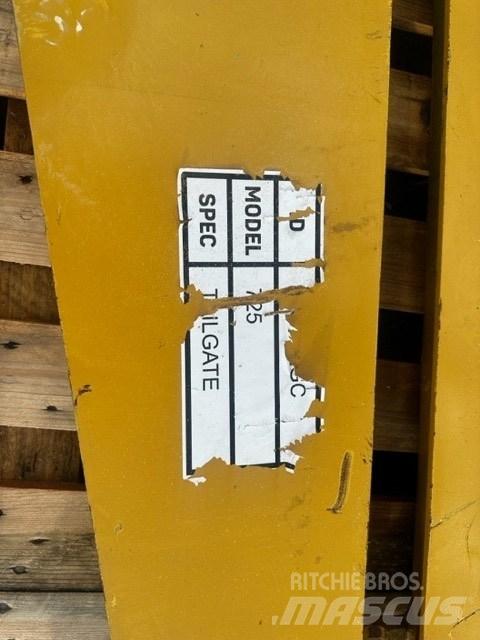 CAT 725 TAIL GATE Zglobni damperi