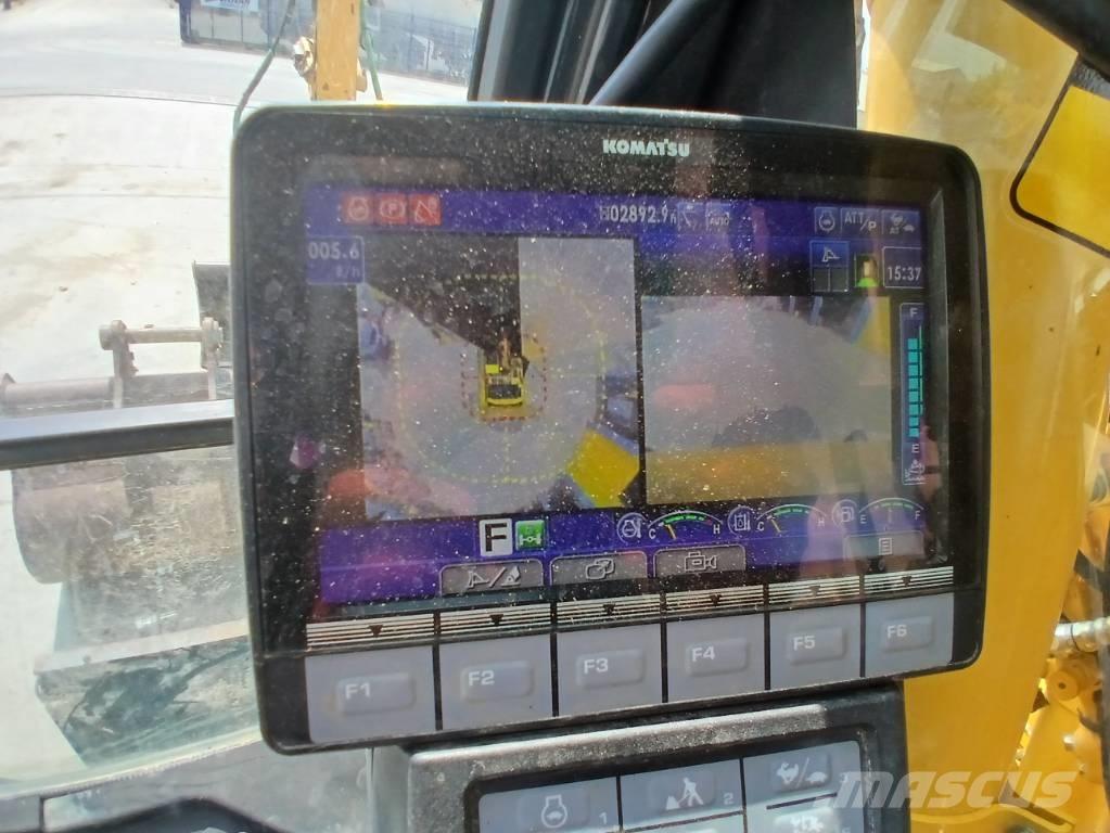 Komatsu PW 148-11 Bageri točkaši