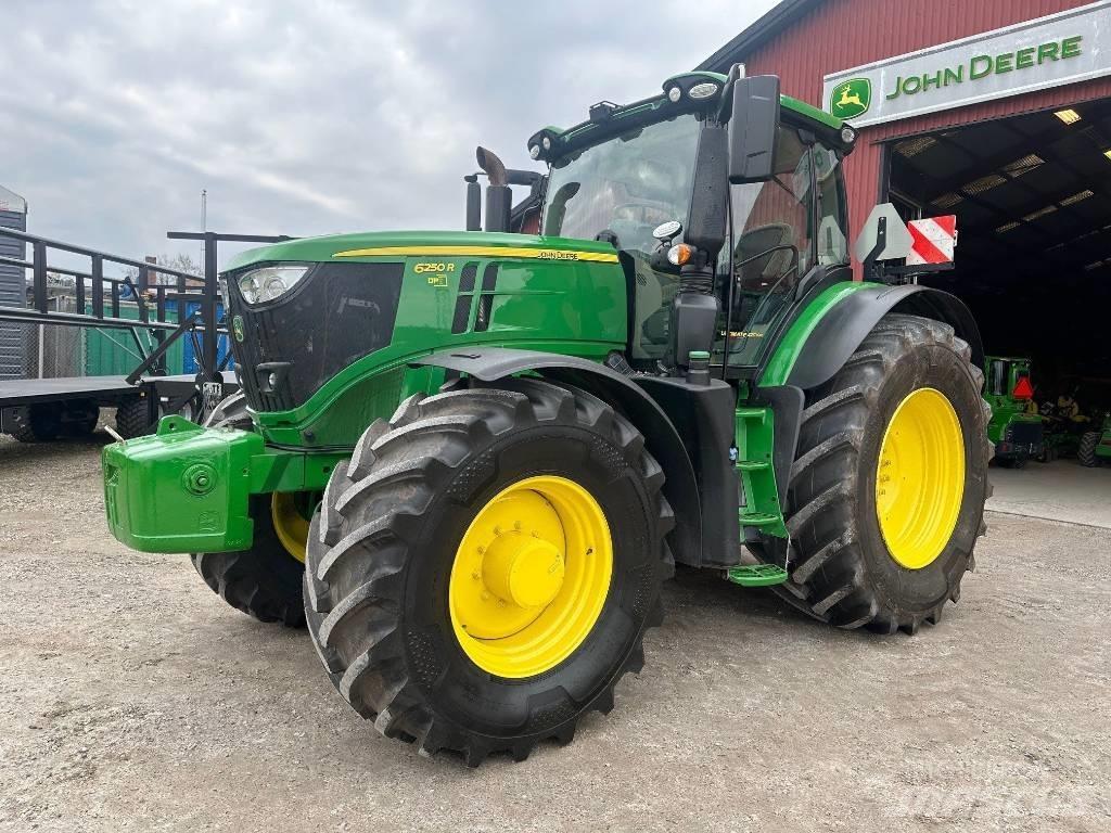 John Deere 6250R Traktori