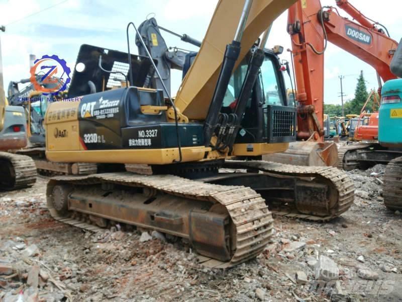 CAT 323 D L Bageri guseničari