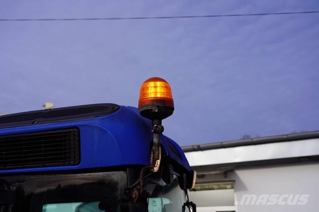 New Holland TN70NA Traktori