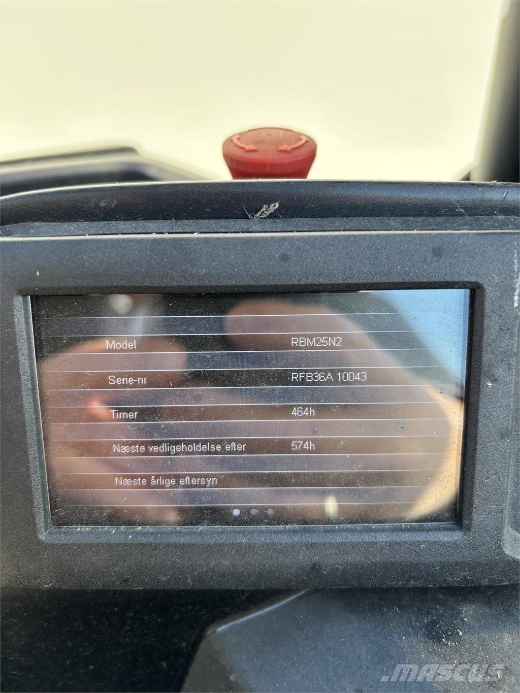 Mitsubishi RBM25N2 Viljuškari sa 4-stranskim dohvatom