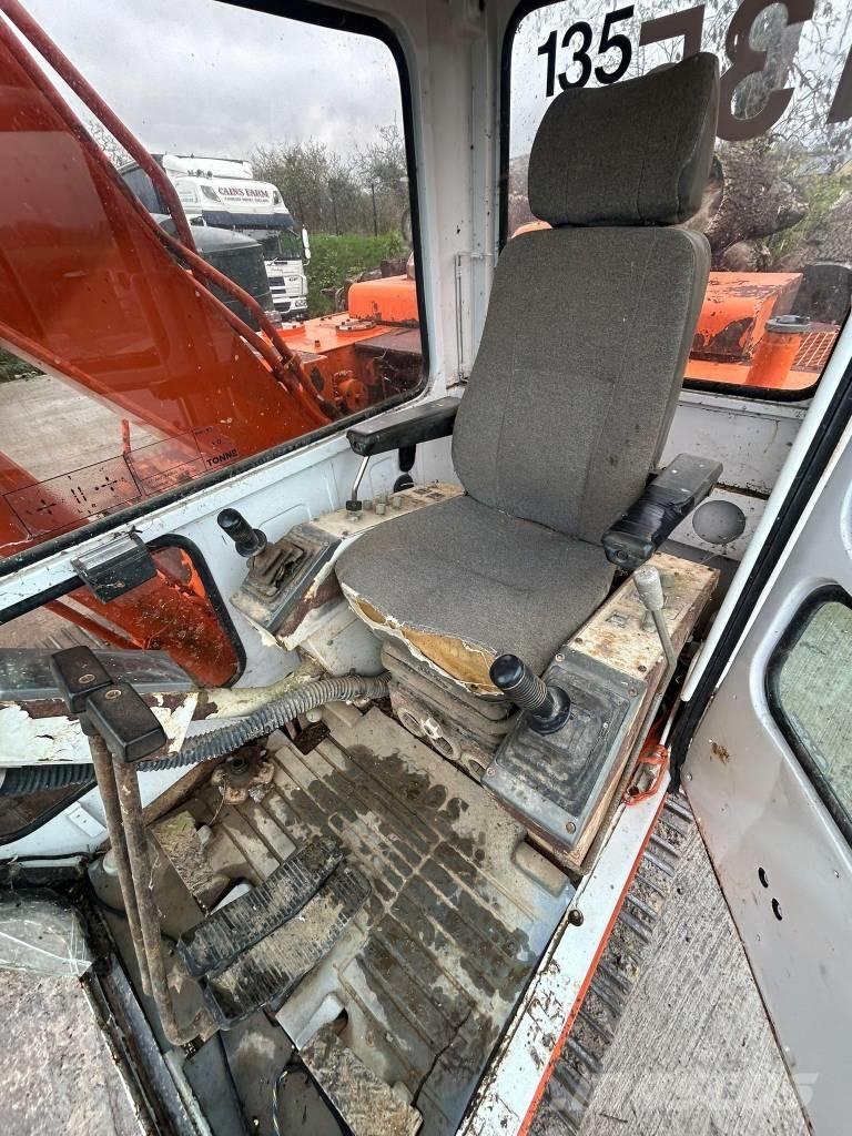 Daewoo DH 130 Bageri guseničari