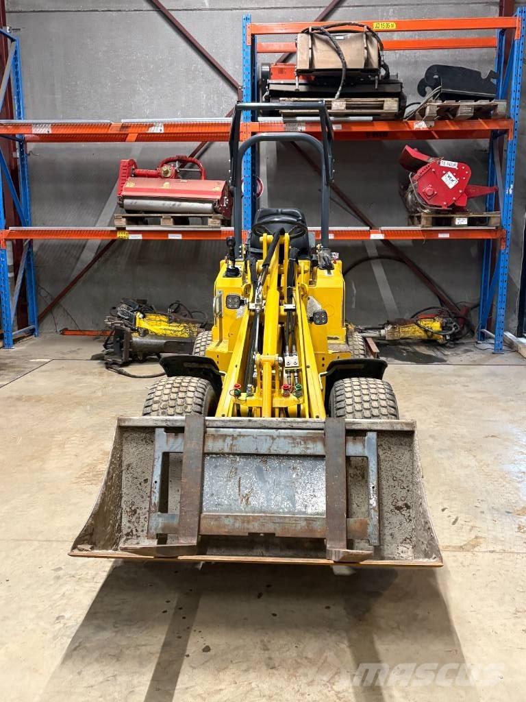 Knikmops KM 130 Utovarivači na točkove