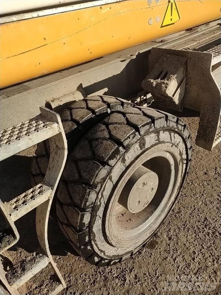 Liebherr LH 24 M Bageri za prenos primarnih/sekundarnih sirovina