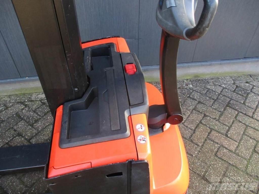 BT SWE 080L Ručni električni viljuškar